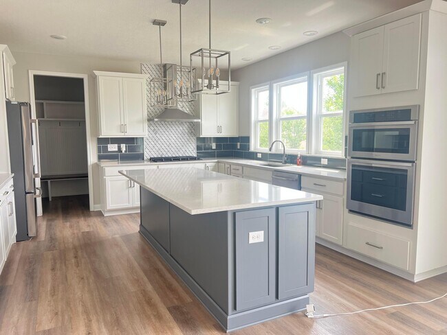 Foto del edificio - 8739 Cedar Brook St