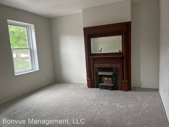 Building Photo - 5 br, 3 bath House - 245 S St Clair street