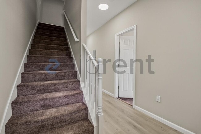Building Photo - Unit Unit 2