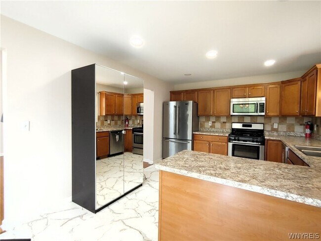 Foto del edificio - 441 Riverwalk Dr