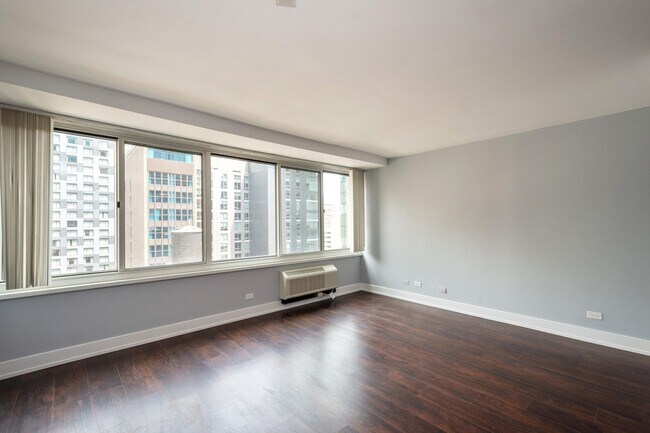 Building Photo - 211 E Ohio St