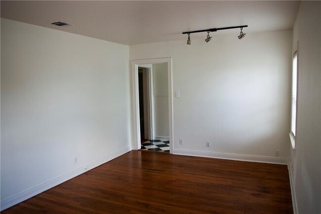 Building Photo - 5510 Avenue F