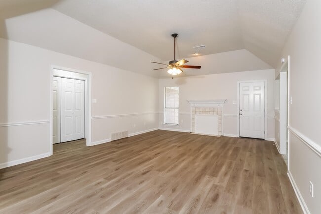 Foto del edificio - 7073 Gleneagles Dr