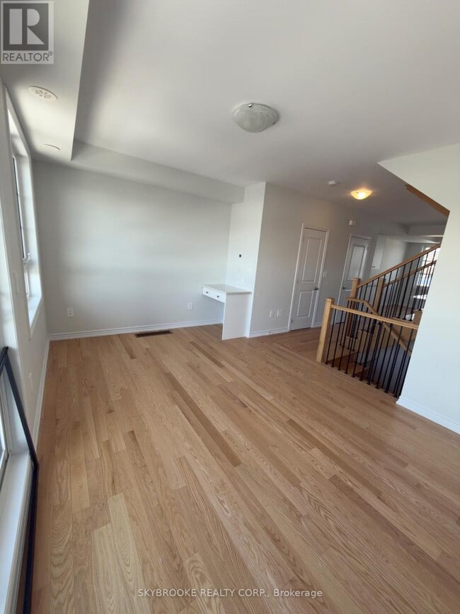 Building Photo - 5943 Saigon St