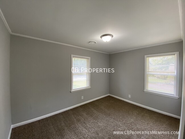 Building Photo - Renovated 3 Bedroom 2 Bath in Whitehaven!