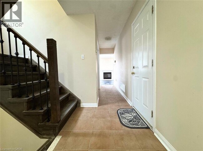 Building Photo - 2218 Shadetree Ave