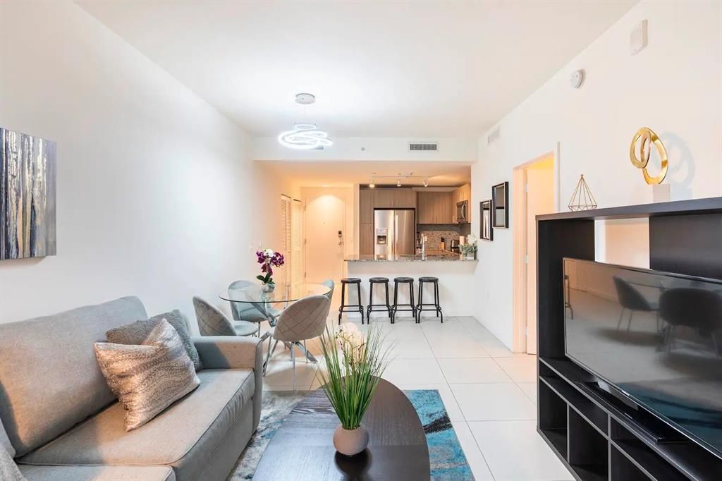 Foto principal - 5350 NW 84th Ave