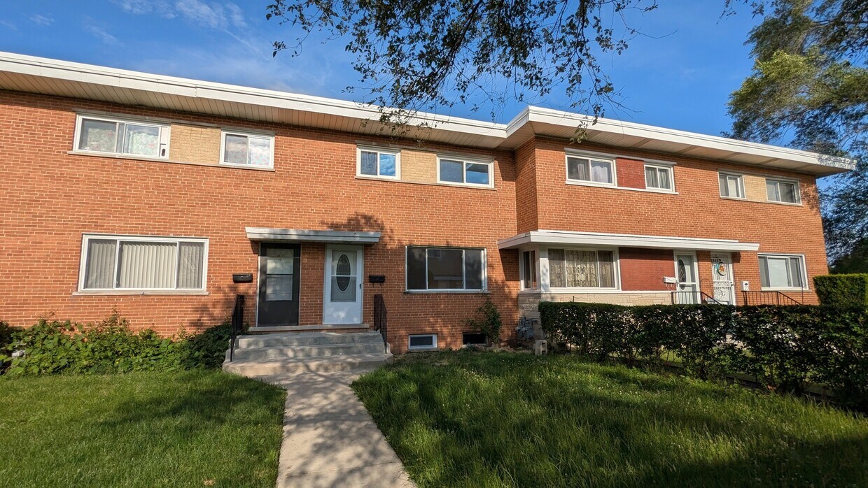 Primary Photo - 19 E Judith Ann Dr