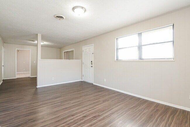 Building Photo - 3937 Rodby Dr