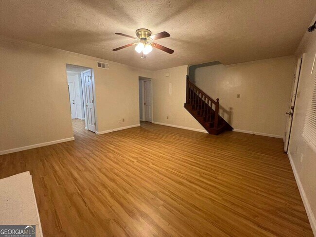 Foto del edificio - 2140 Kings Gate Cir SW