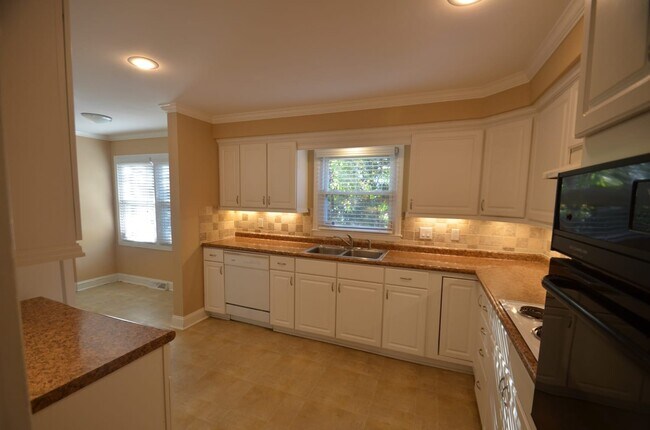 Building Photo - 5800 Amity Pl
