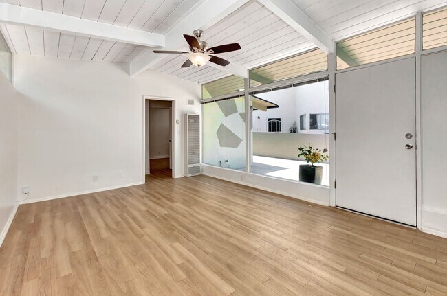 Foto del edificio - 139 W Canada