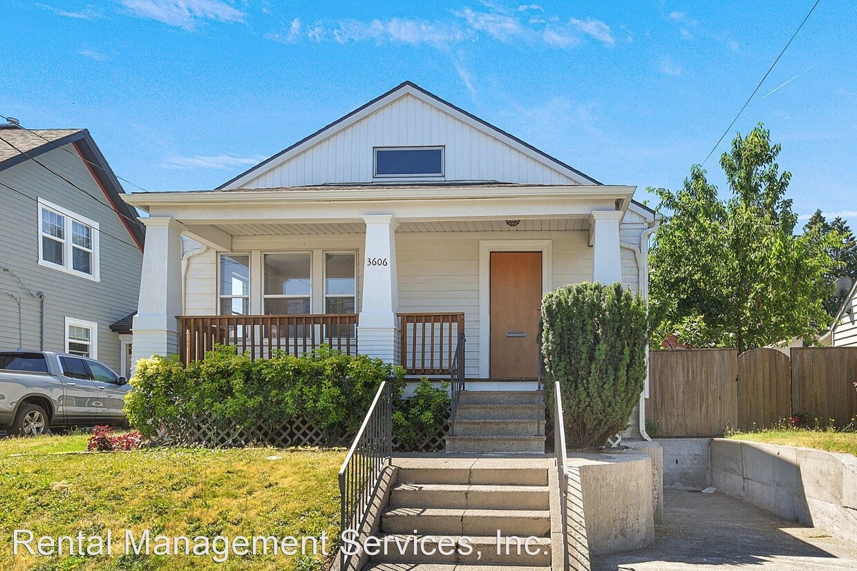 Primary Photo - 2 br, 1 bath House - 3606 N Farragut St.