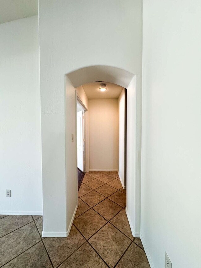 Foto del edificio - For Rent: 3-bedroom, 2-bathroom home in Barkley Ranch