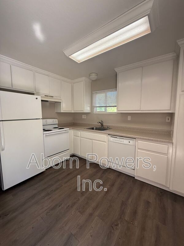 Foto del edificio - 2760 Coloma St
