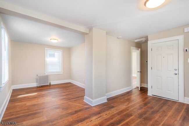 Building Photo - 116 Eagle St