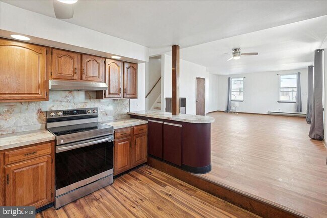 Foto del edificio - 632 E Girard Ave