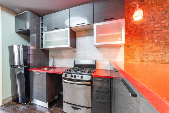 Foto del edificio - 524 Chauncey St