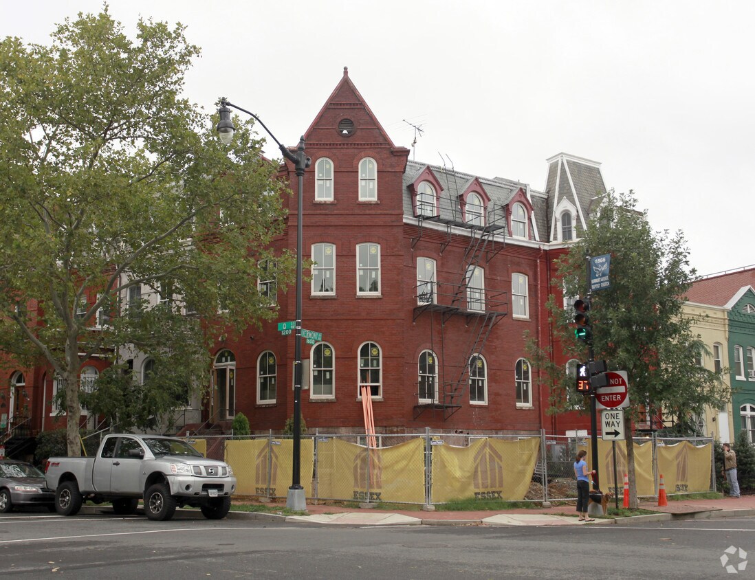 Primary Photo - 1207 Q St NW