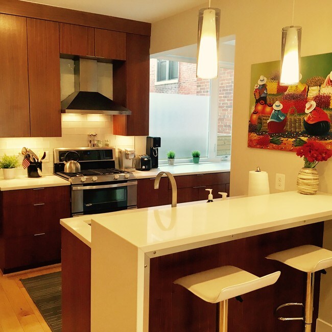 Foto del edificio - 1436 Chapin St NW