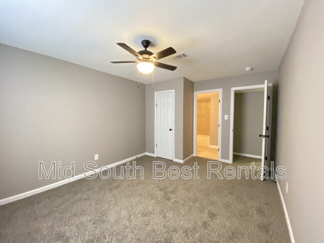 Foto del edificio - 1906 Sanford Dr