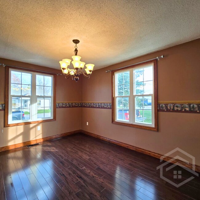 Photo du bâtiment - 3-Bedroom House in Norwich!!