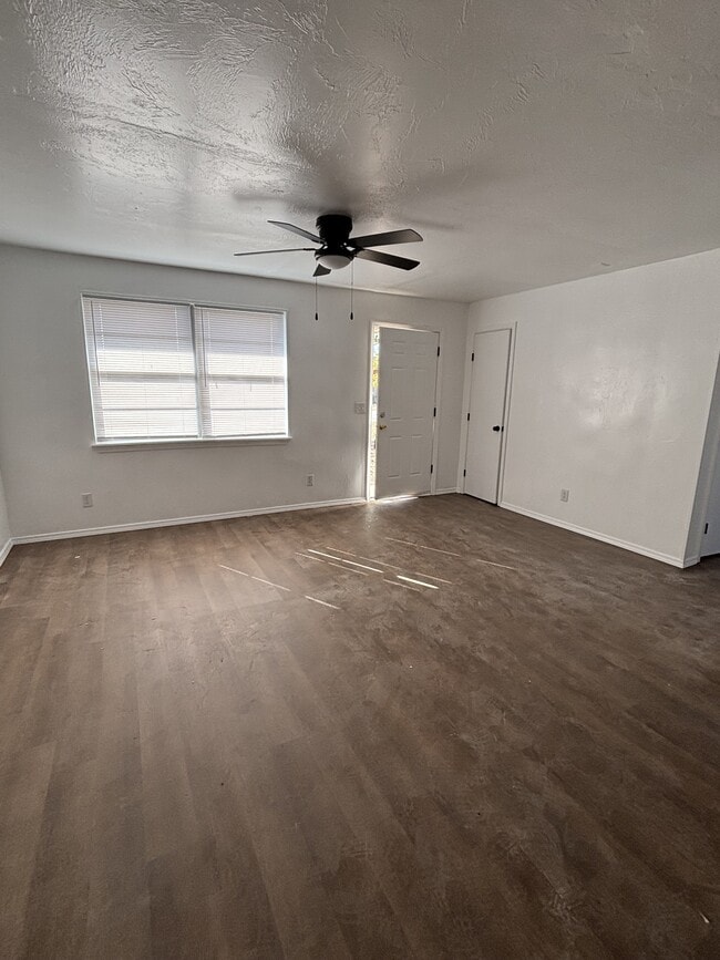 Building Photo - 104 Gatewood Dr