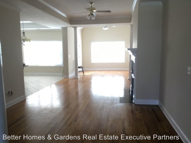 Foto del edificio - 4 br, 3 bath House - 307 Farmington Dr W