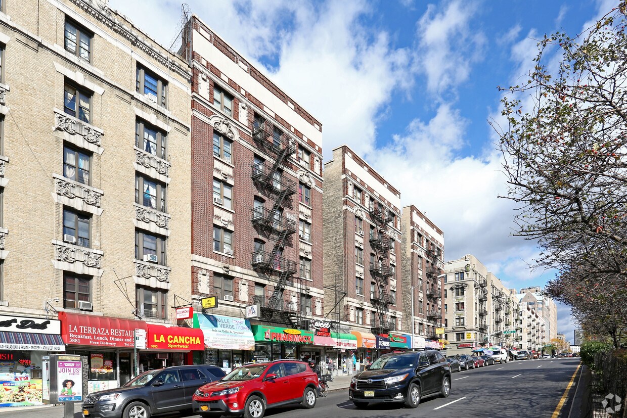 Foto del edificio - 3885-3897 Broadway