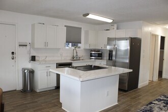 Building Photo - 75 Loha St