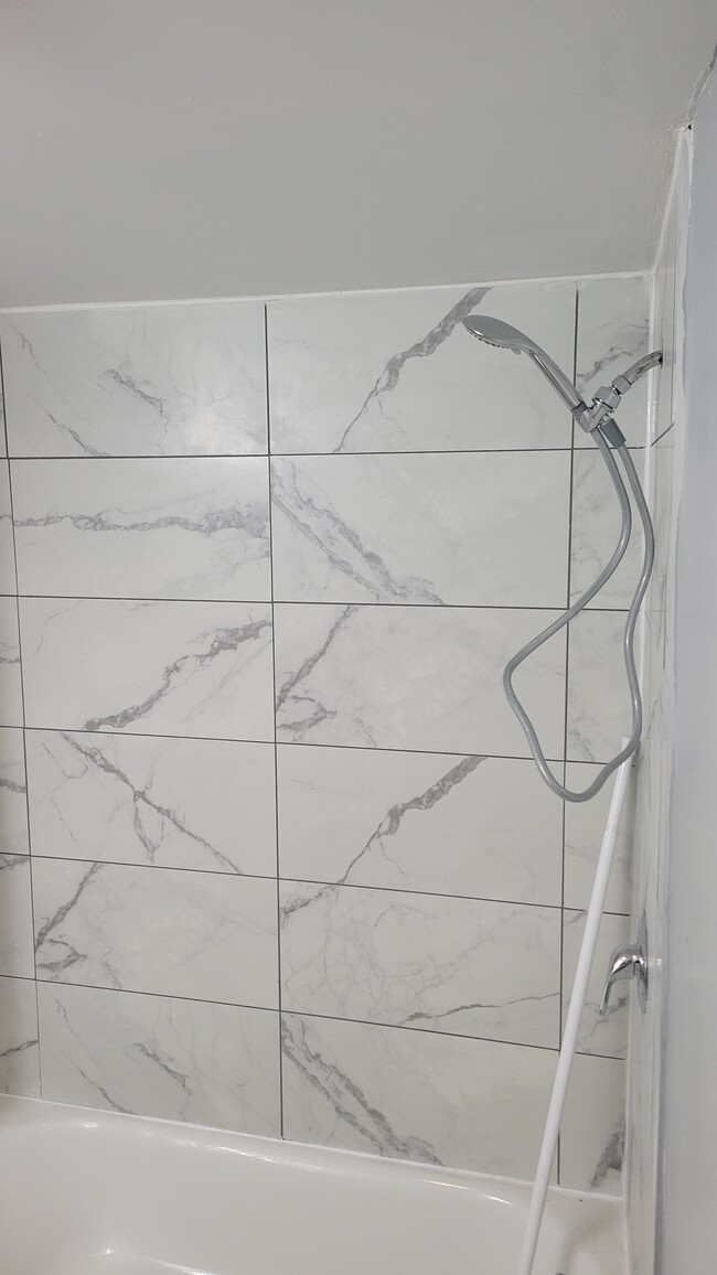 Bathroom Shower/Tub - 91 Sand Rd