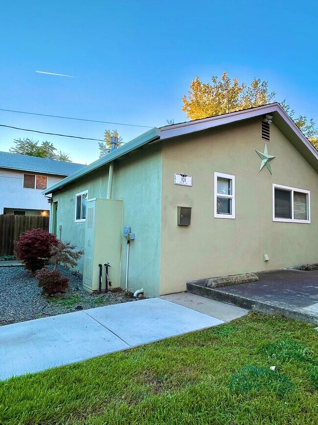 Foto del edificio - **Pre-Leasing for Summer 2026**  New and Improved 3 Bed 2 Bath Home