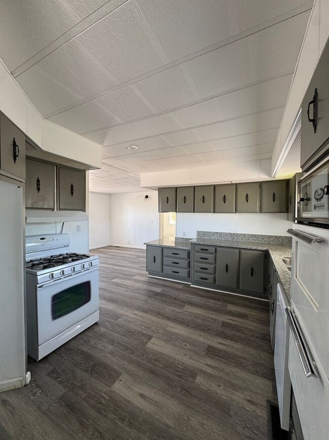 Foto del edificio - Beautiful fully remodeled 3 bedroom