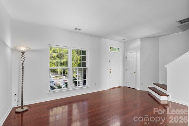 Building Photo - 11022 Garden Oaks Ln