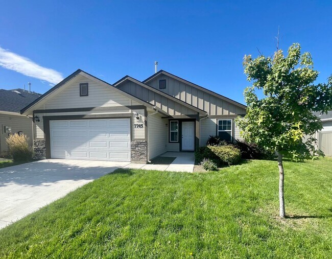 Building Photo - Charming 3 Bedroom Home in Nampa _ Pet Friendly!