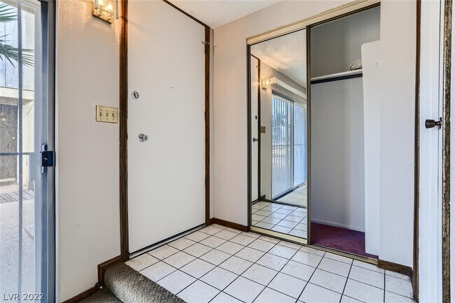 Foto del edificio - 578 Willow Green Dr