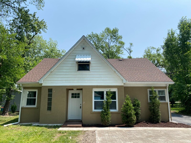 5717 Cleveland St, Merrillville, IN 46410 House Rental in