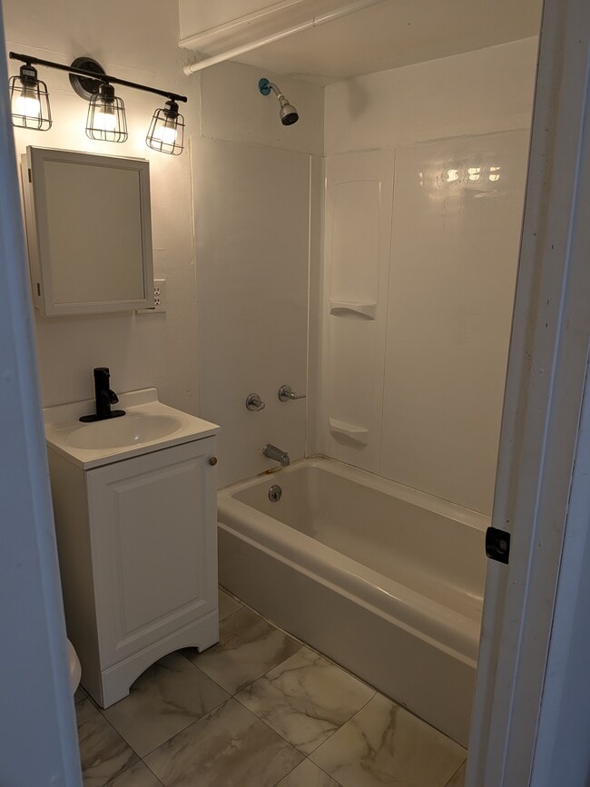 Building Photo - 65 E Stevens St