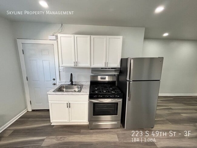 Building Photo - 223 S 49th St