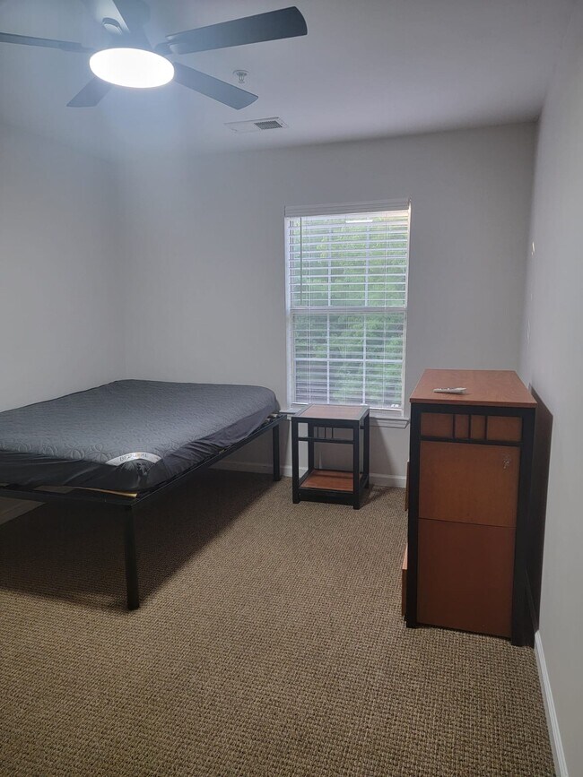 Building Photo - Eagles Landing-Condo