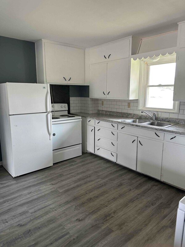 Foto del edificio - 149 E 1st St