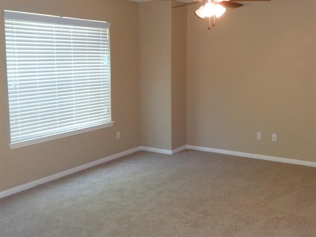 Foto del edificio - 18227 Gravenhurst Ln