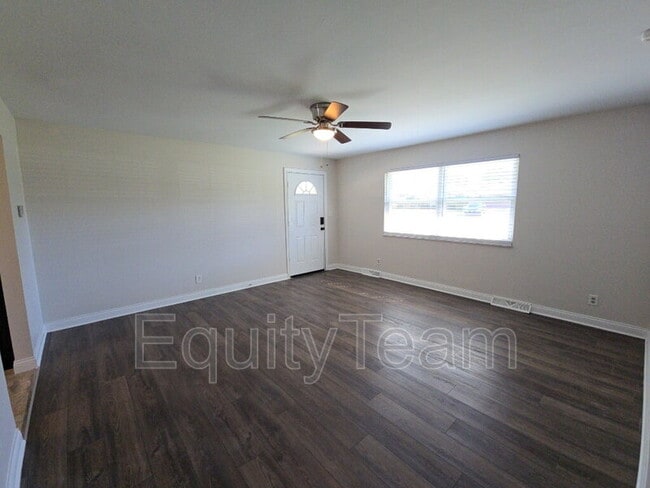 Building Photo - 3521 Mary Ann Dr