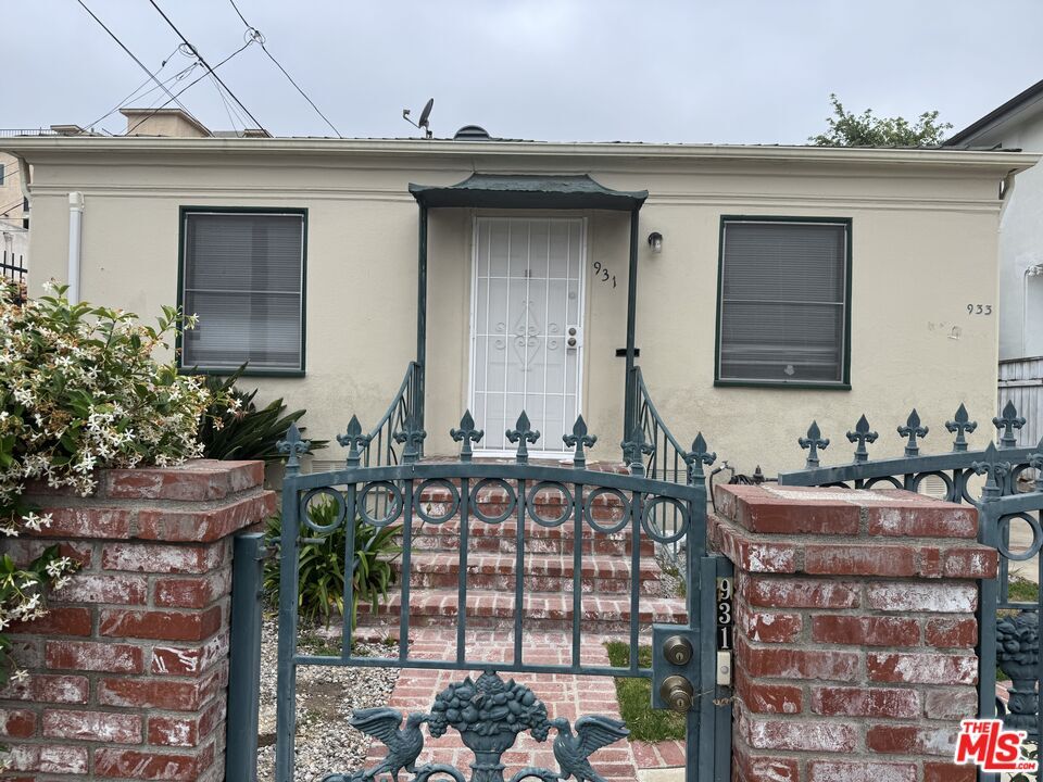 Primary Photo - 931 S Sherbourne Dr