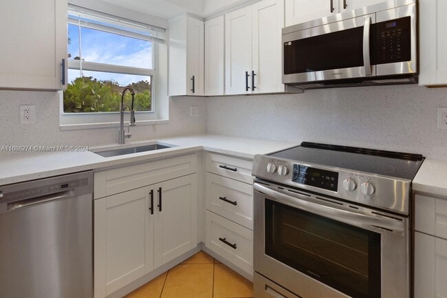 Building Photo - 5450 SW 76th St