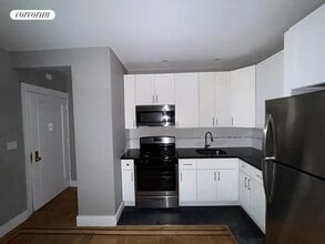 Building Photo - 92 E 53rd St