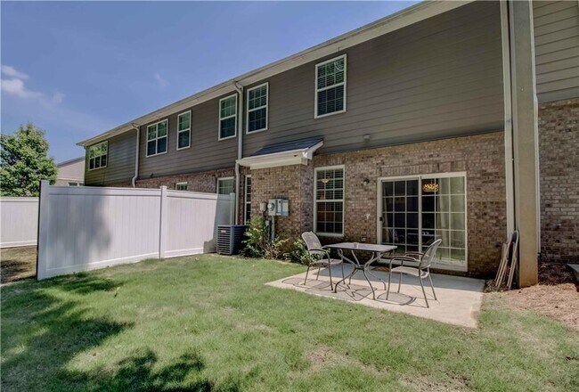 Building Photo - 3232 Brockenhurst Dr