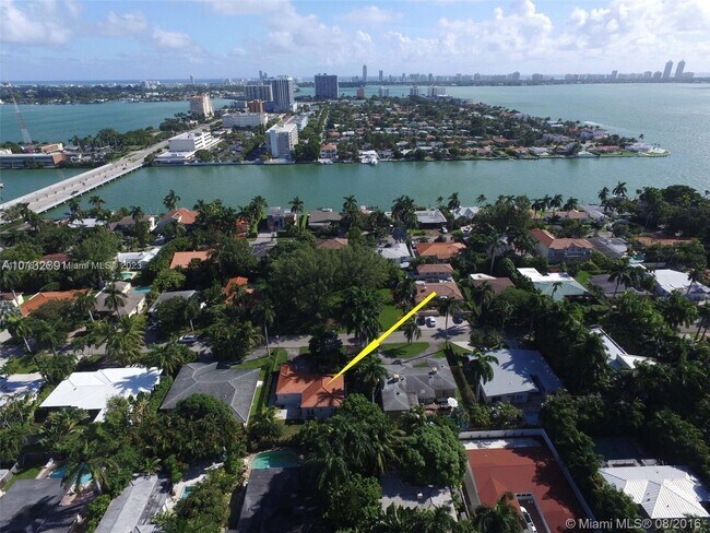 Building Photo - 7700 Coquina Dr