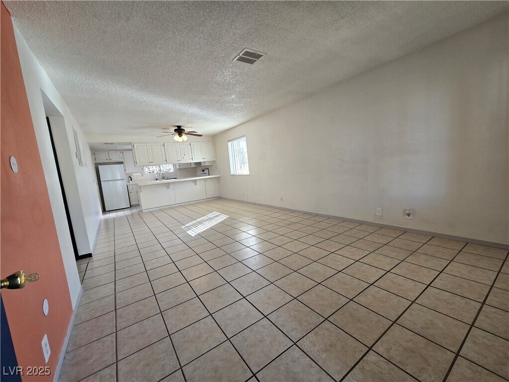 Foto principal - 3245 Arville St