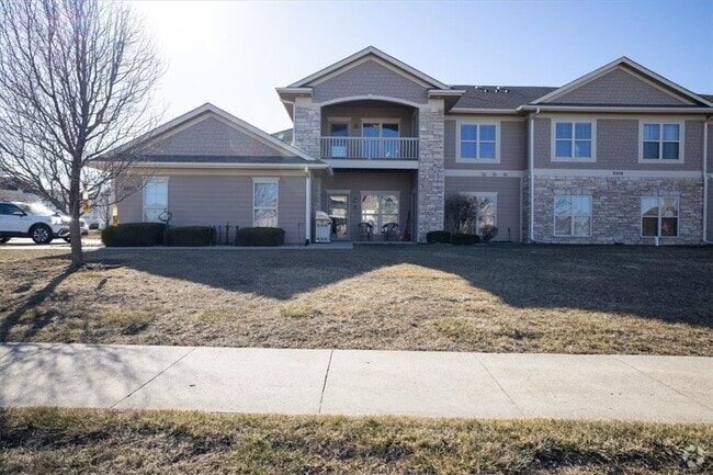 Building Photo - 2503 NE Oak Dr